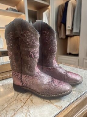 BVB Women’s Western Cowboy Boots Size 3.0 D Brown Pink Metallic Snakeskin